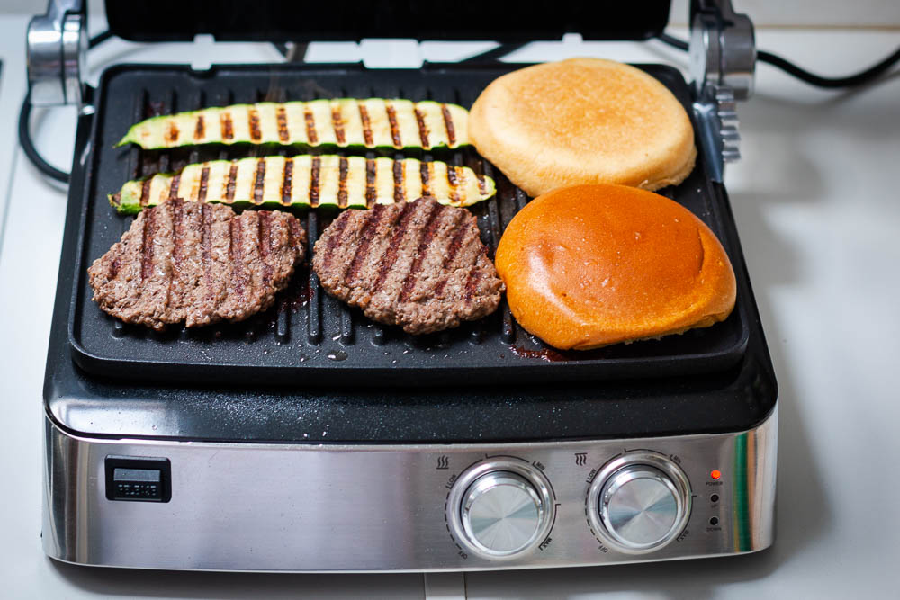 Burger vom Kontaktgrill