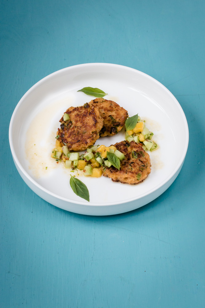 Garnelen Küchlein mit Mango Gurken Salsa